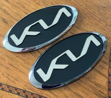 new-kia-emblem-3.webp