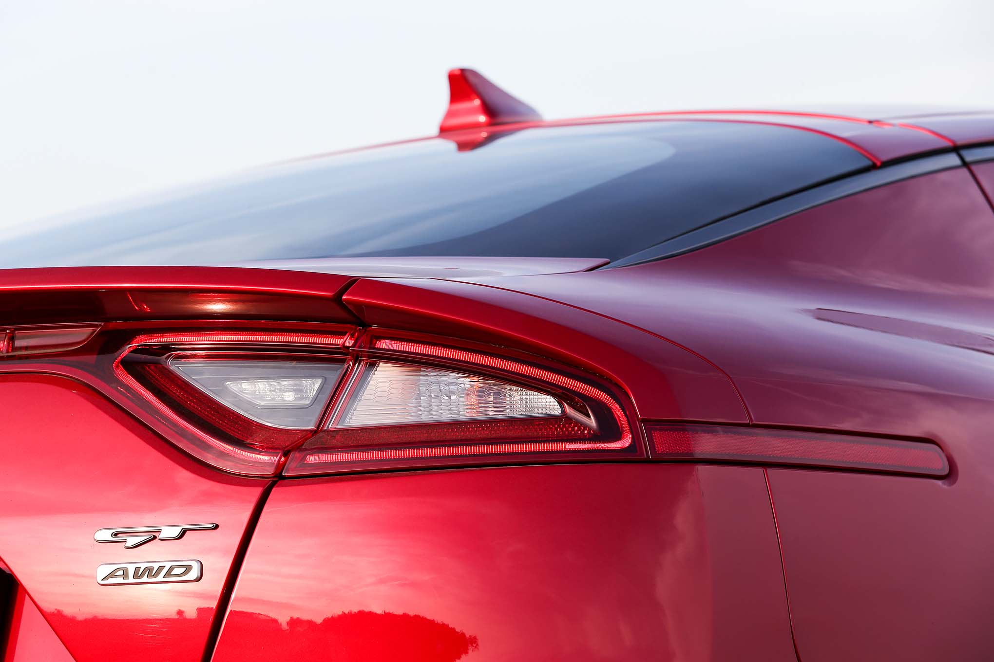 2018-Kia-Stinger-GT-rear-taillight.jpg