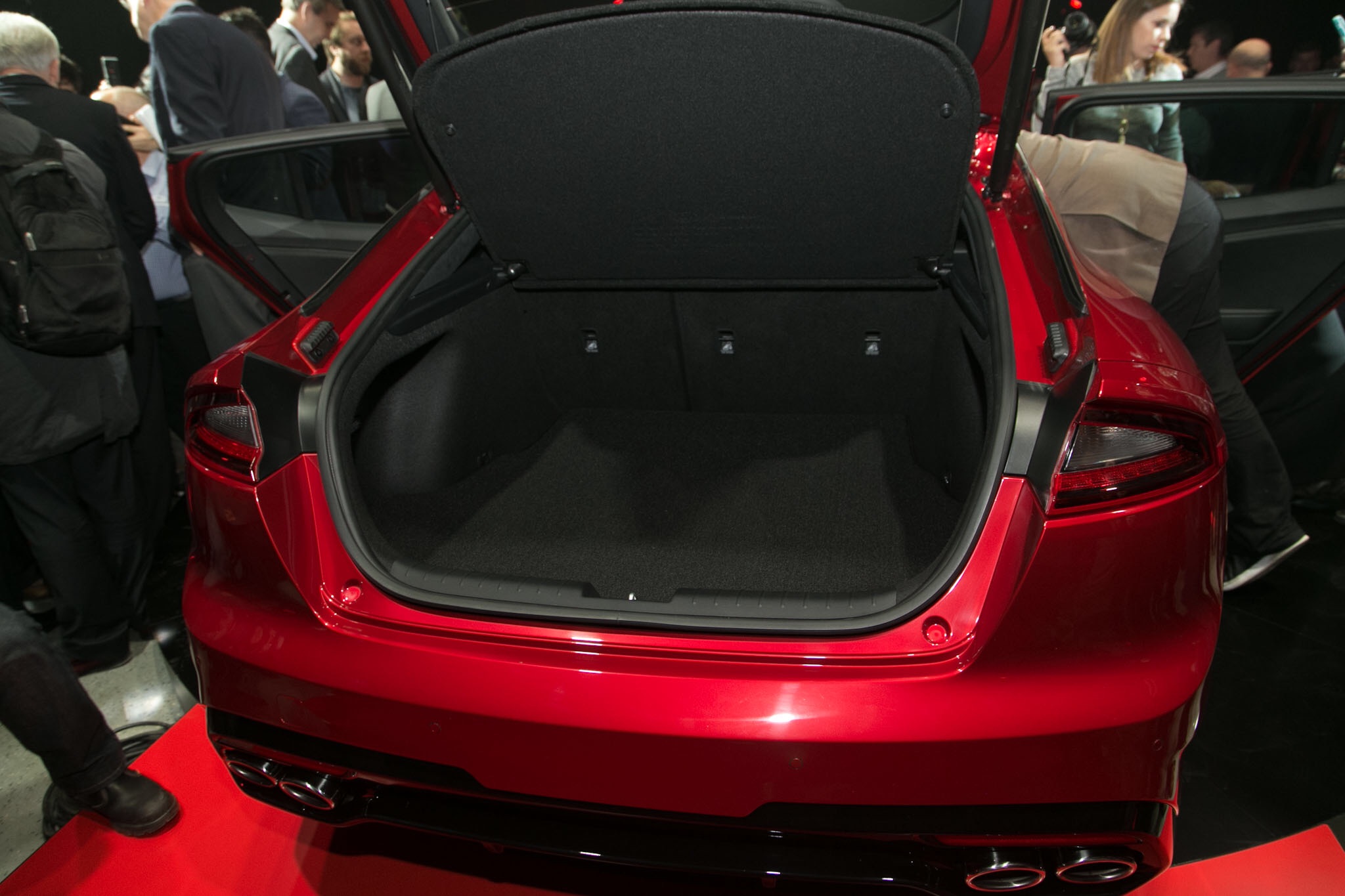 Kia-Stinger-GT-trunk.jpg
