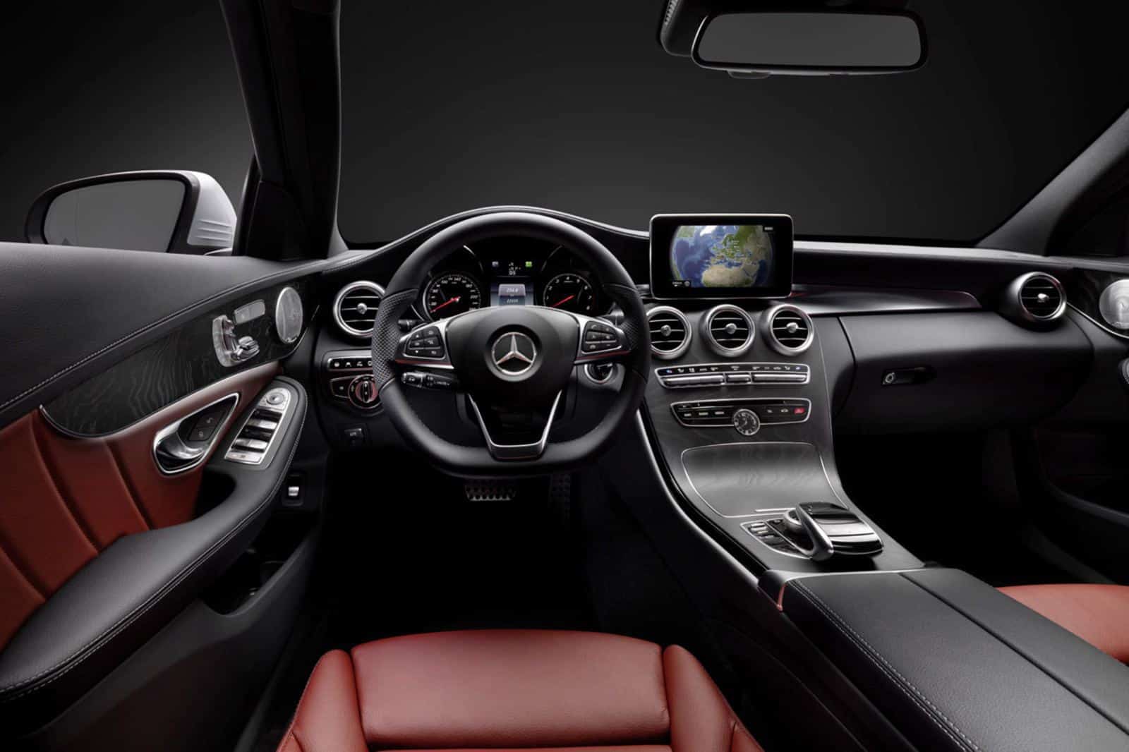 mercedes_c-class_interior-01.jpg
