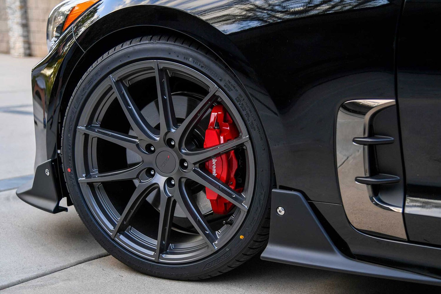 tsw-sprint-gloss-gunmetal-kia-stinger-gt-2.jpg