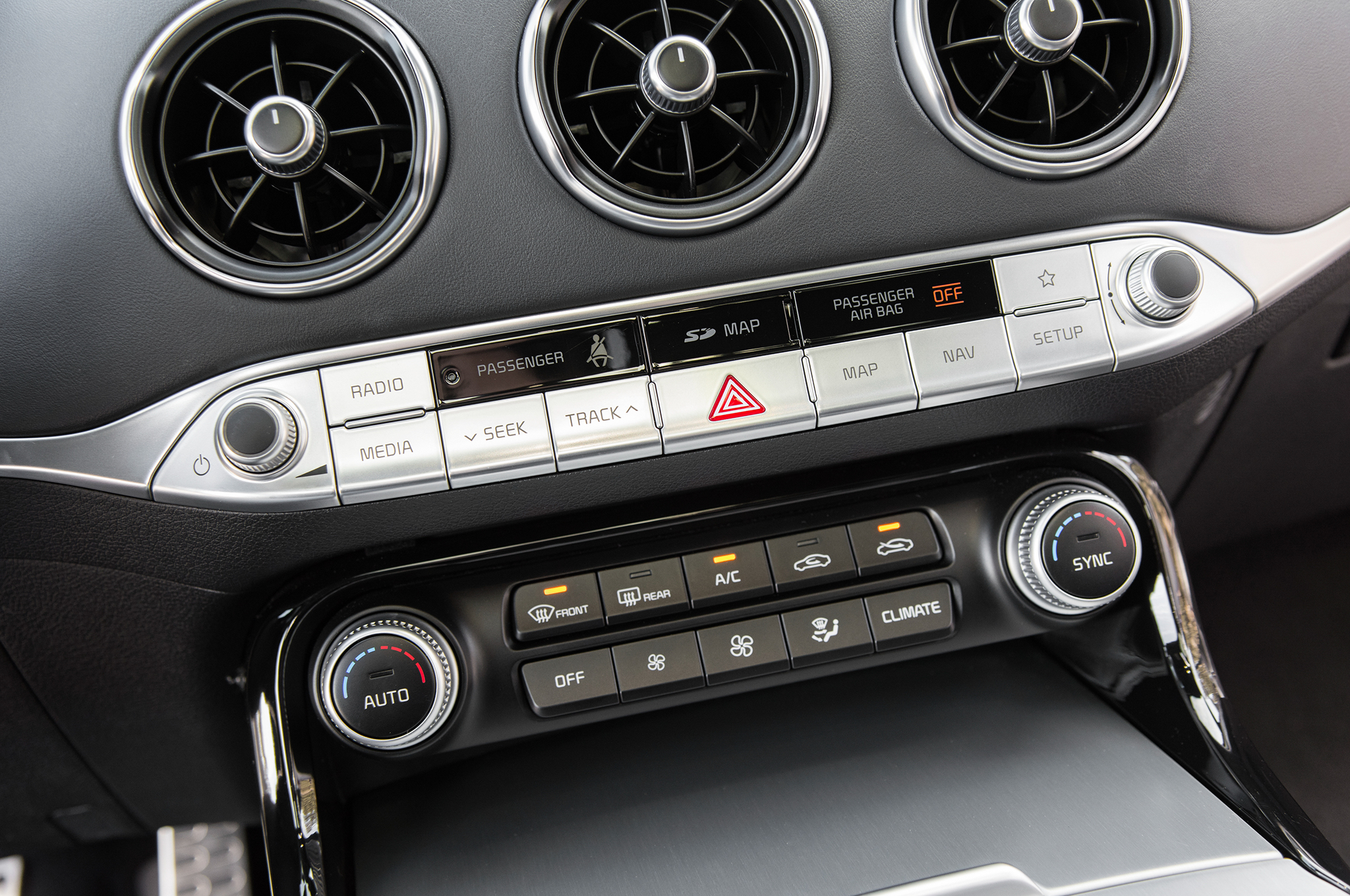 2018-Kia-Stinger-GT-center-stack-controls.jpg